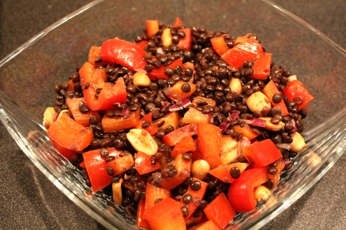 cockovy_salat_s_paprikou_a_arasidy